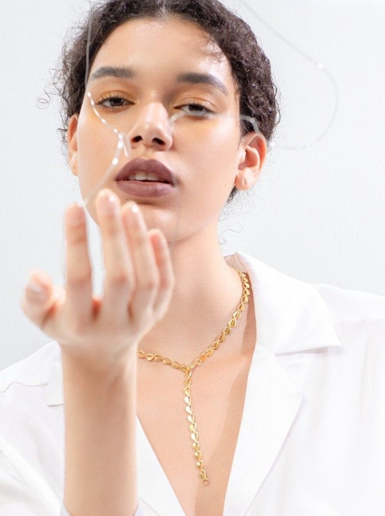 blowing kisses, cute girl