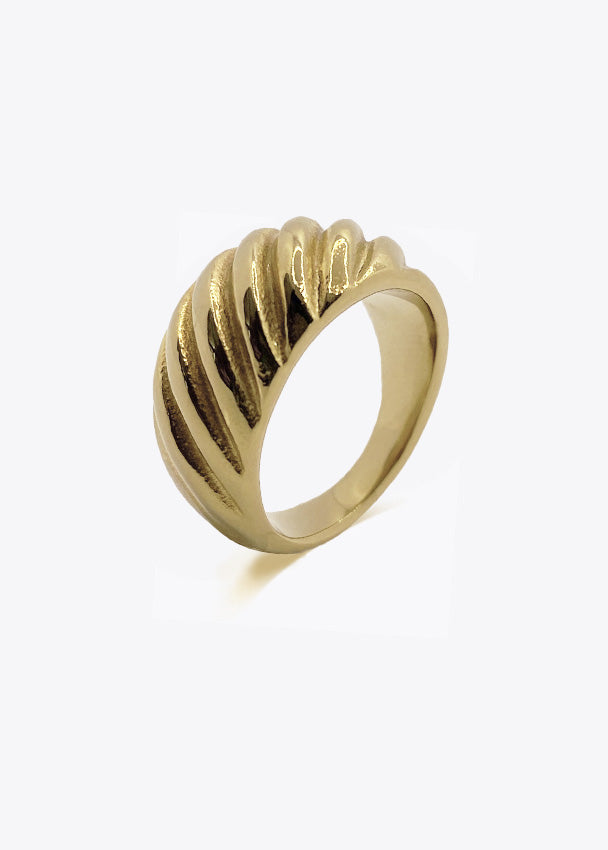 Amelia Croissant Ring